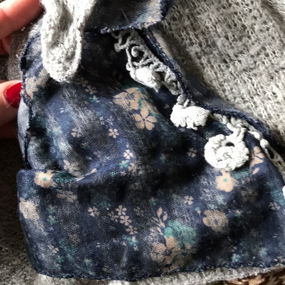 FALL | 4 scarf bundle - Picture 3 of 5